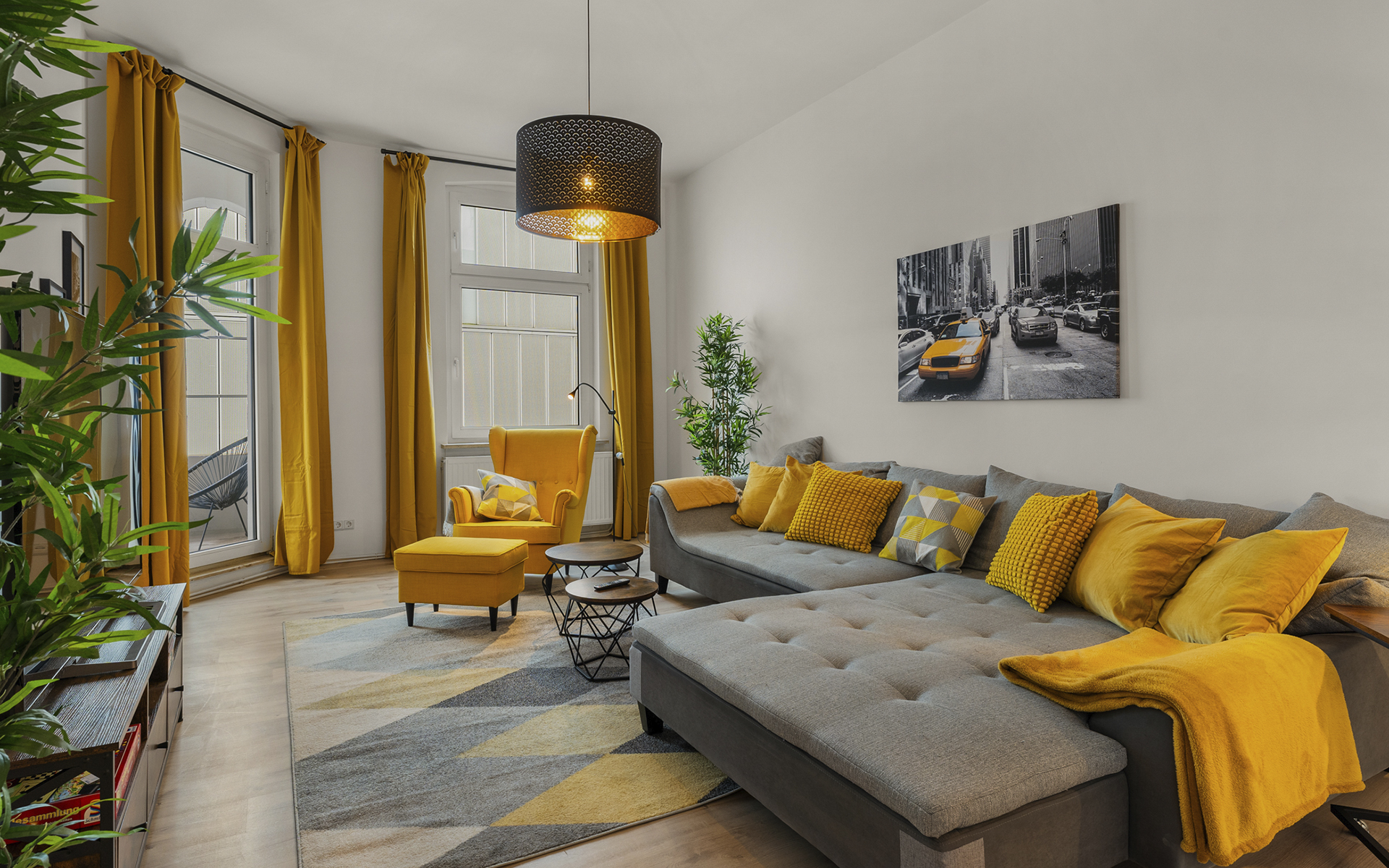 gemütliches, modernes Wohnzimmer in Oldeburger Ferienwohnung